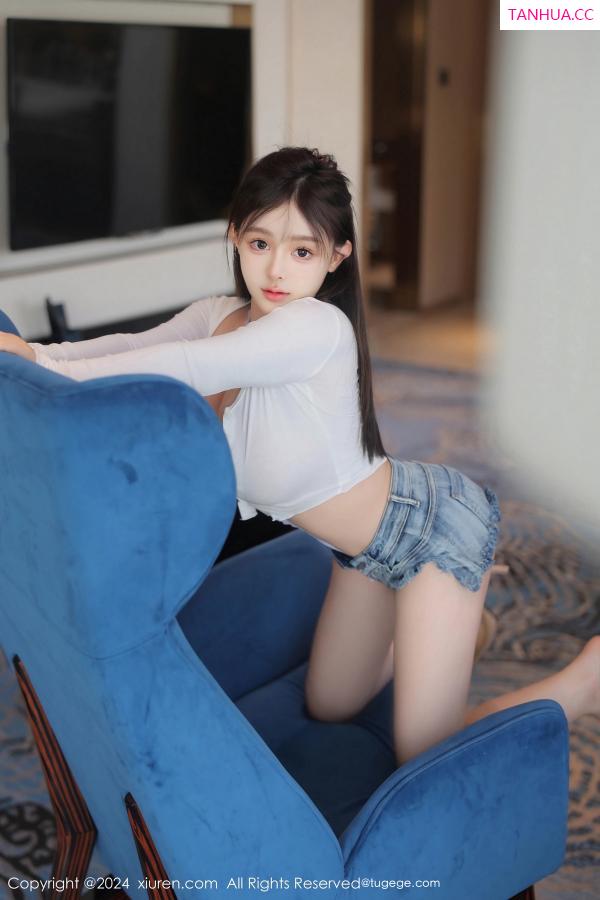 娜娜子呀  [XiuRen]高清写真图 2024.08.02 No.8958 娜娜子yy 丰腴美臀第22张图片
